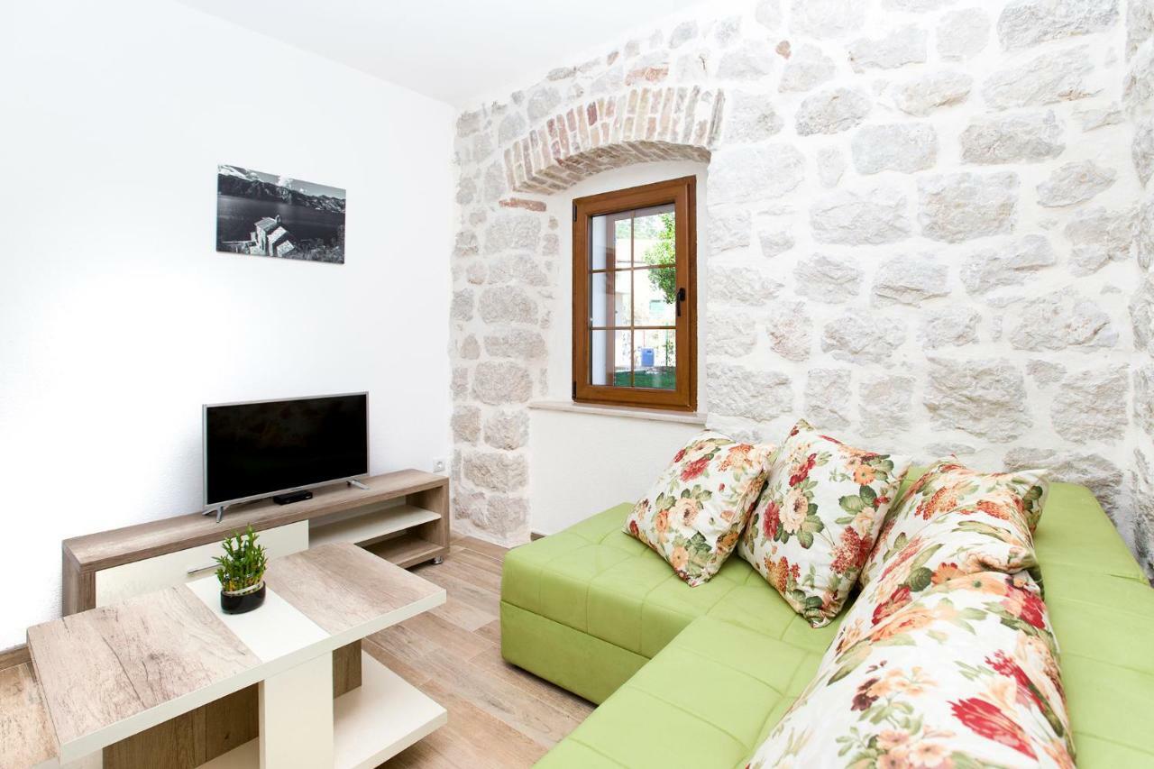 Apartments Mezini 11 Kotor Eksteriør billede